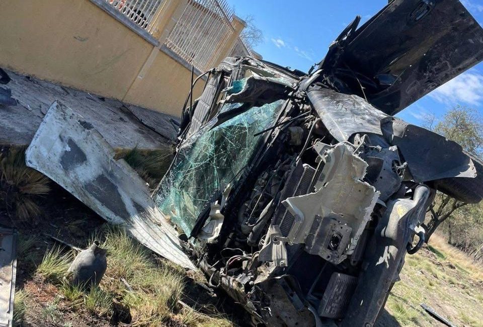 Dos muertos deja volcadura en panteón de Acajete