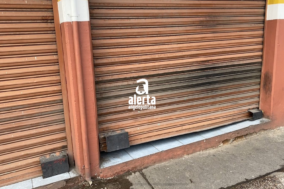 Cortinazo en local de chamoyadas deja pérdidas por 5 mil pesos