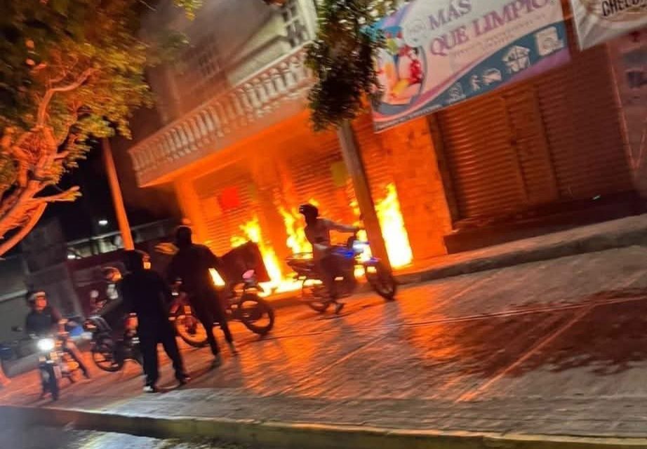 Incendian vivienda de los agresores de Misael en Tehuacán