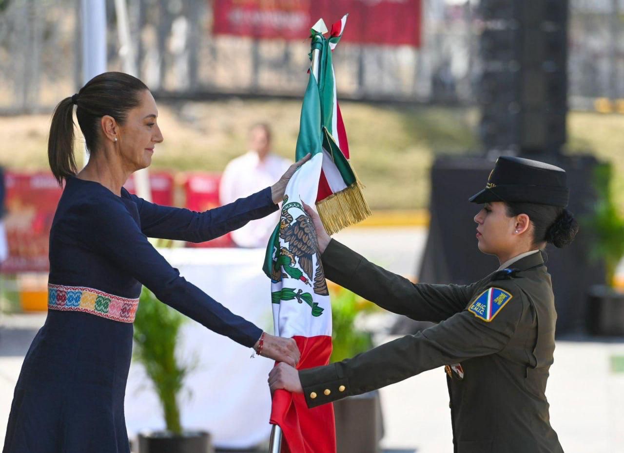 Sheinbaum encabeza su primer desfile por la Batalla de Puebla