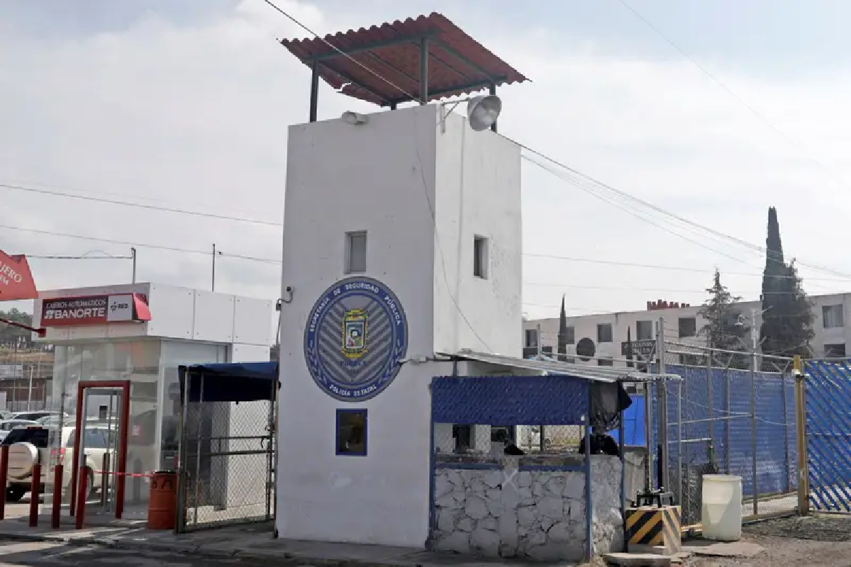Reubican a 10 reos peligrosos en Puebla