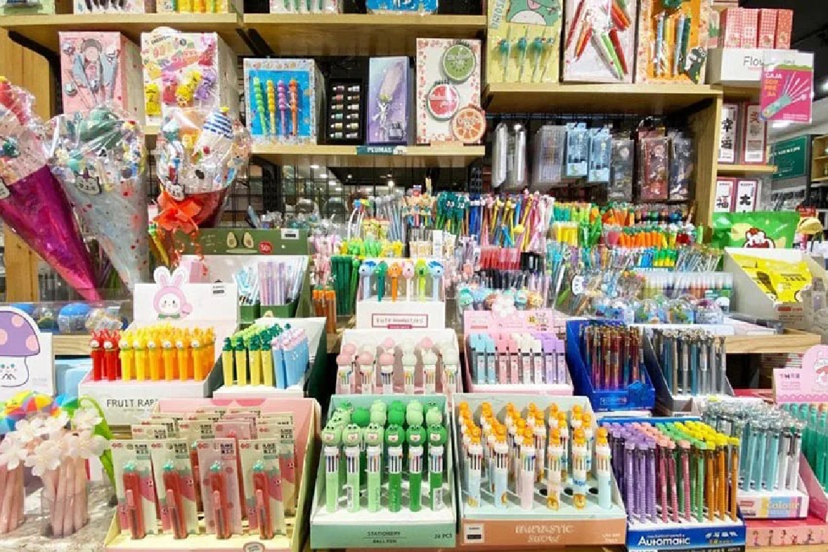 Clausuran 19 tiendas chinas en la capital por diversas irregularidades