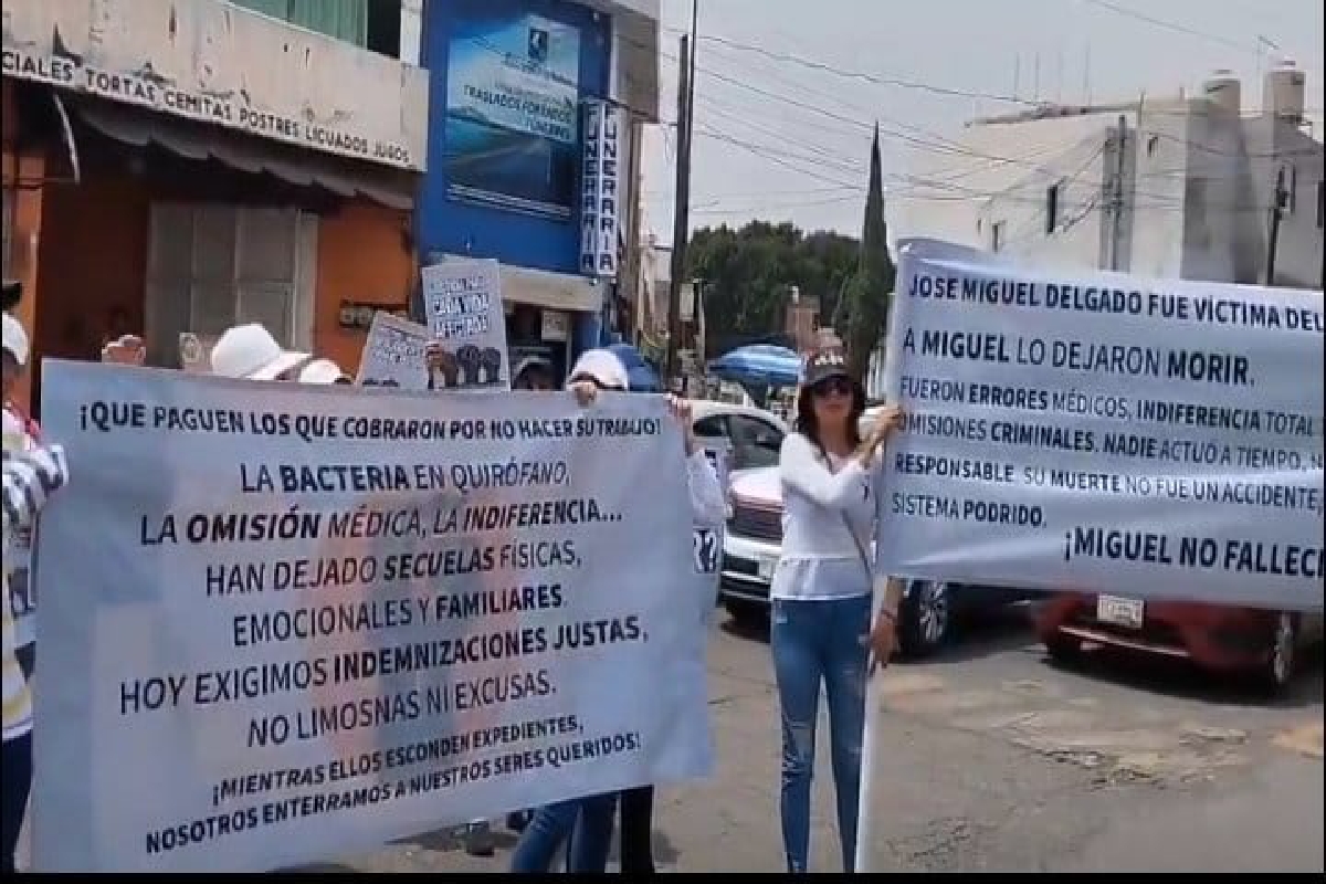 Familiares de José Miguel protestan afuera del ISSSTEP