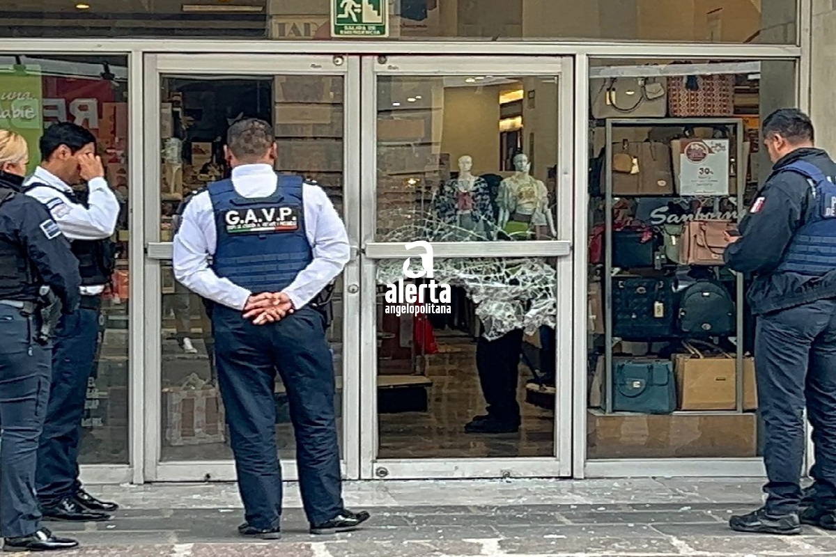 Ladrones asaltan por segunda vez Sanborns del Centro Histórico