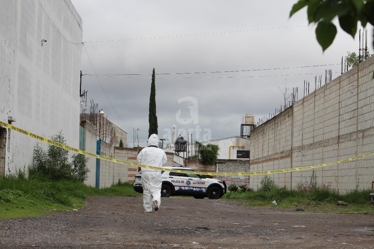 Encuentran 2 cadáveres atrás del Polideportivo Xonaca