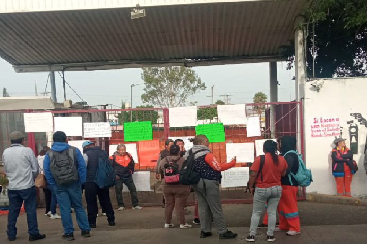 Bloqueo en Blvd. Valsequillo: “Naranjitas” exigen mejores condiciones laborales
