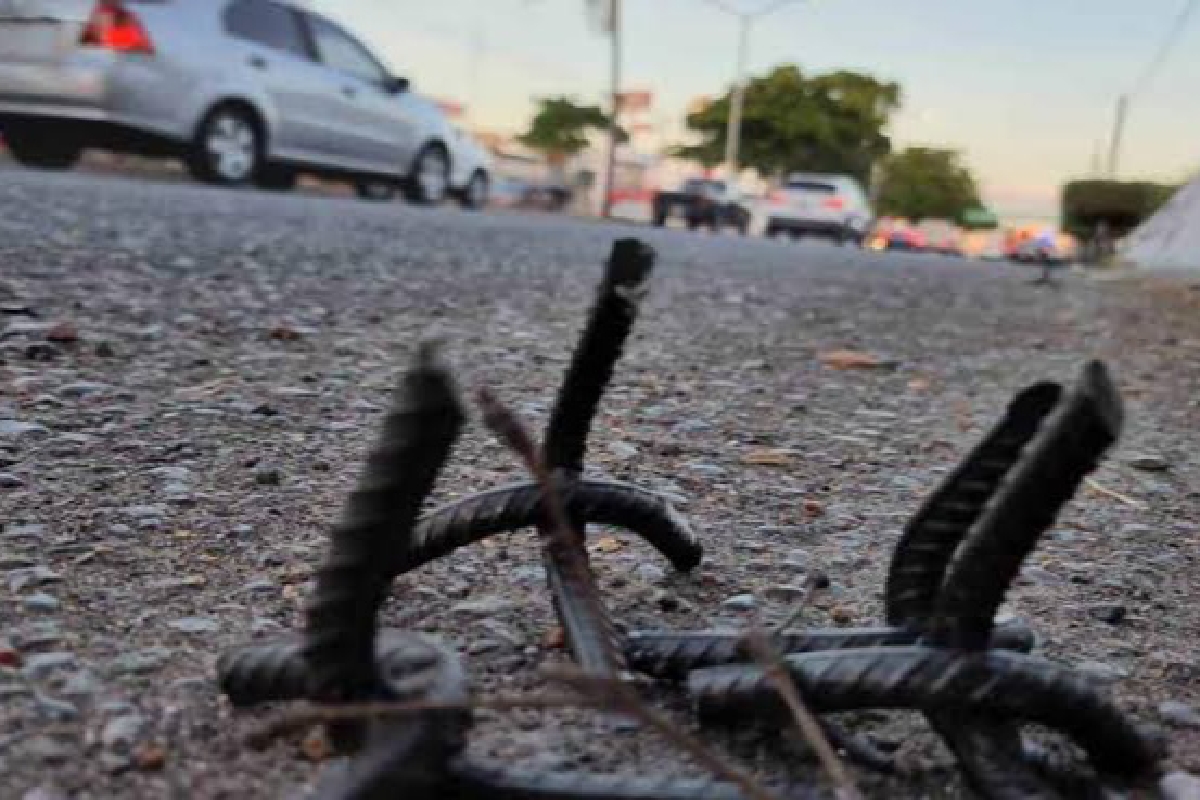 Detienen a 7 personas por uso de ponchallantas