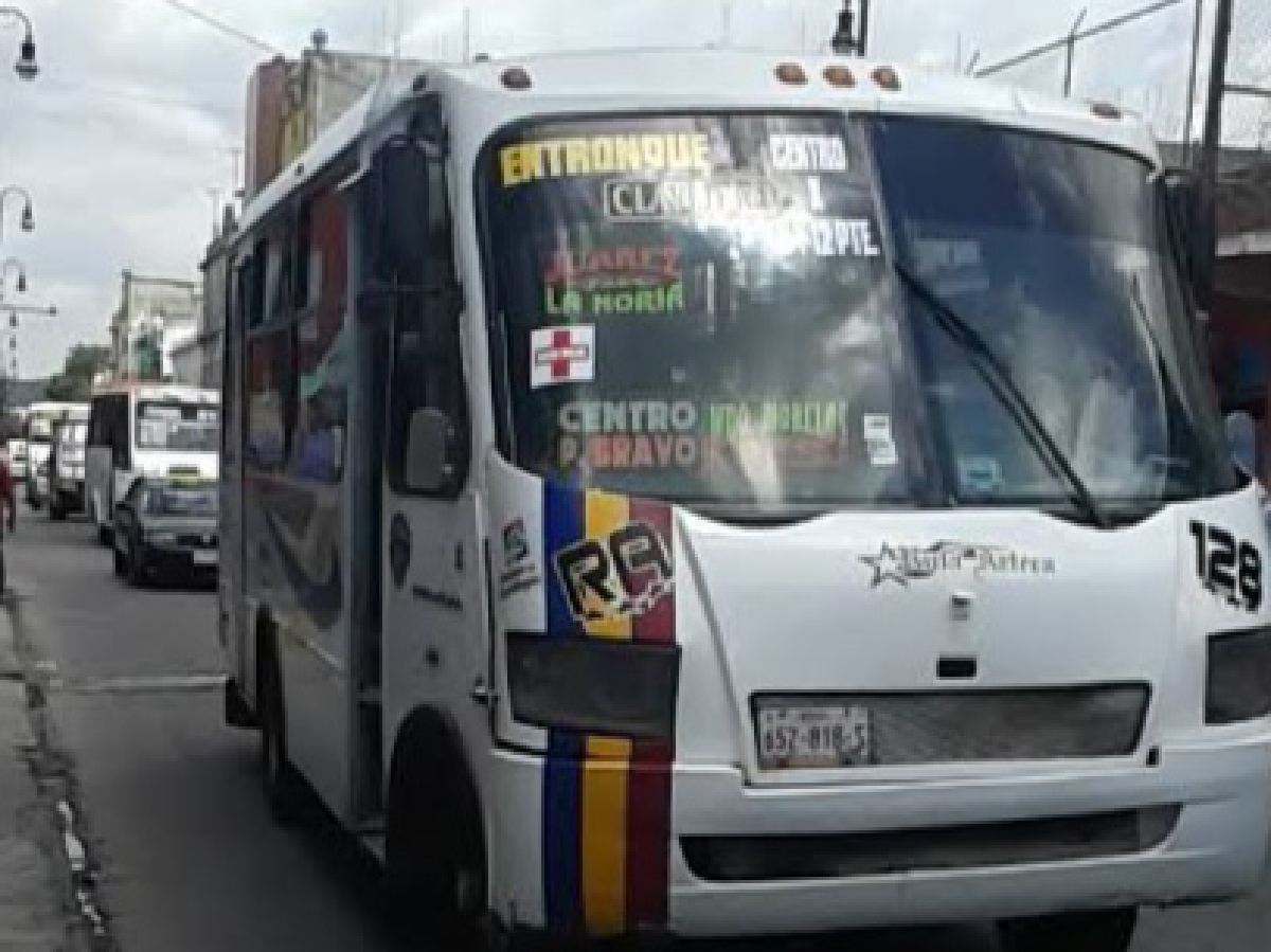Sujetos armados asaltan a pasajeros de ruta Azteca