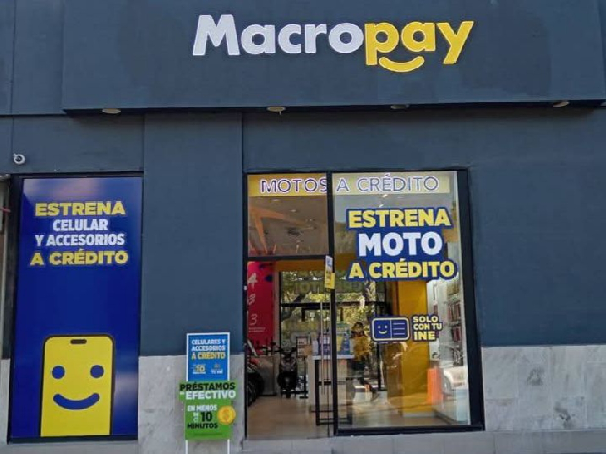 Delincuentes asaltan tienda Macropay y encierran a empleado en bodega