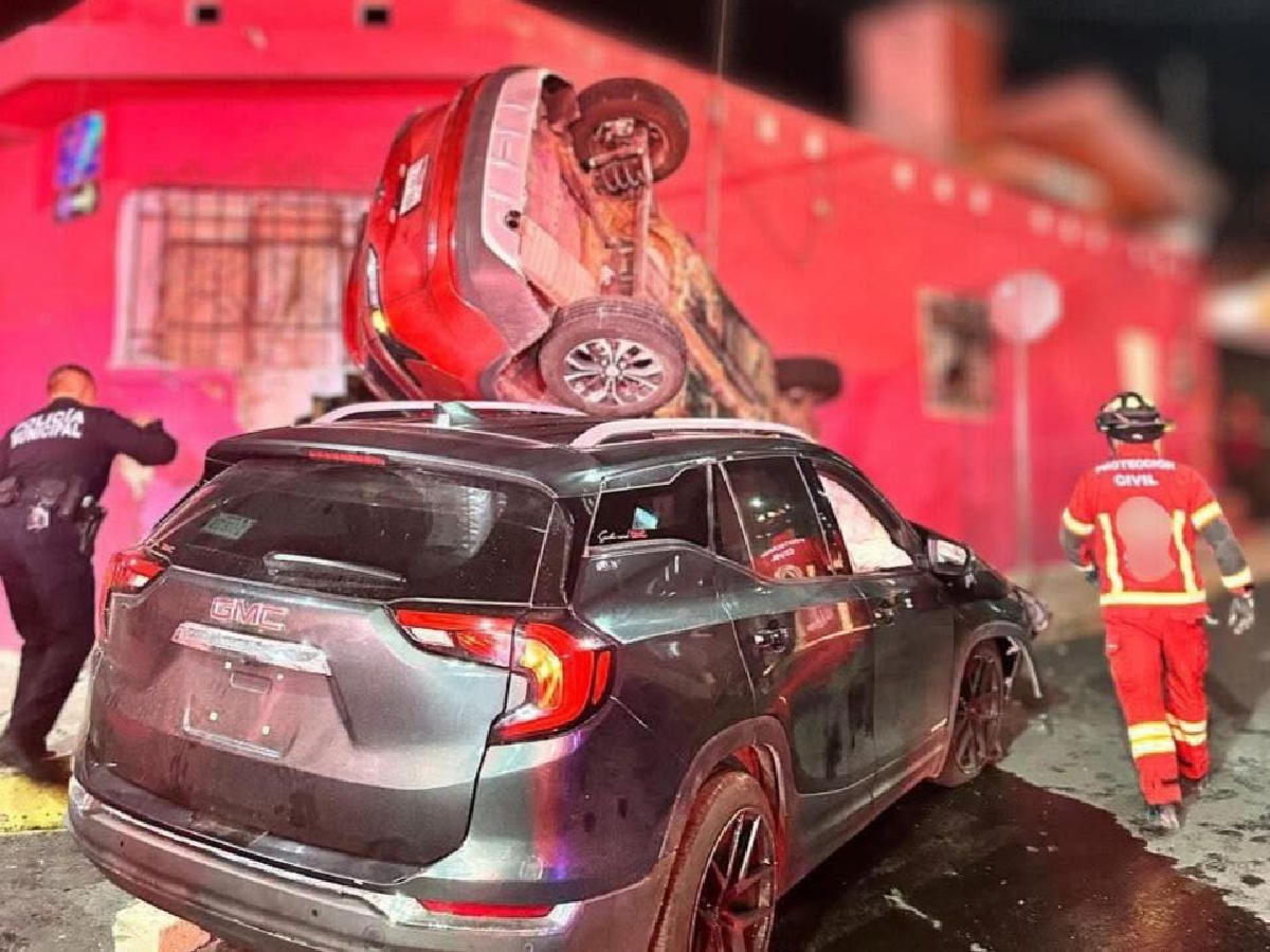 Un fallecido deja choque en la Junta Auxiliar Ignacio Zaragoza