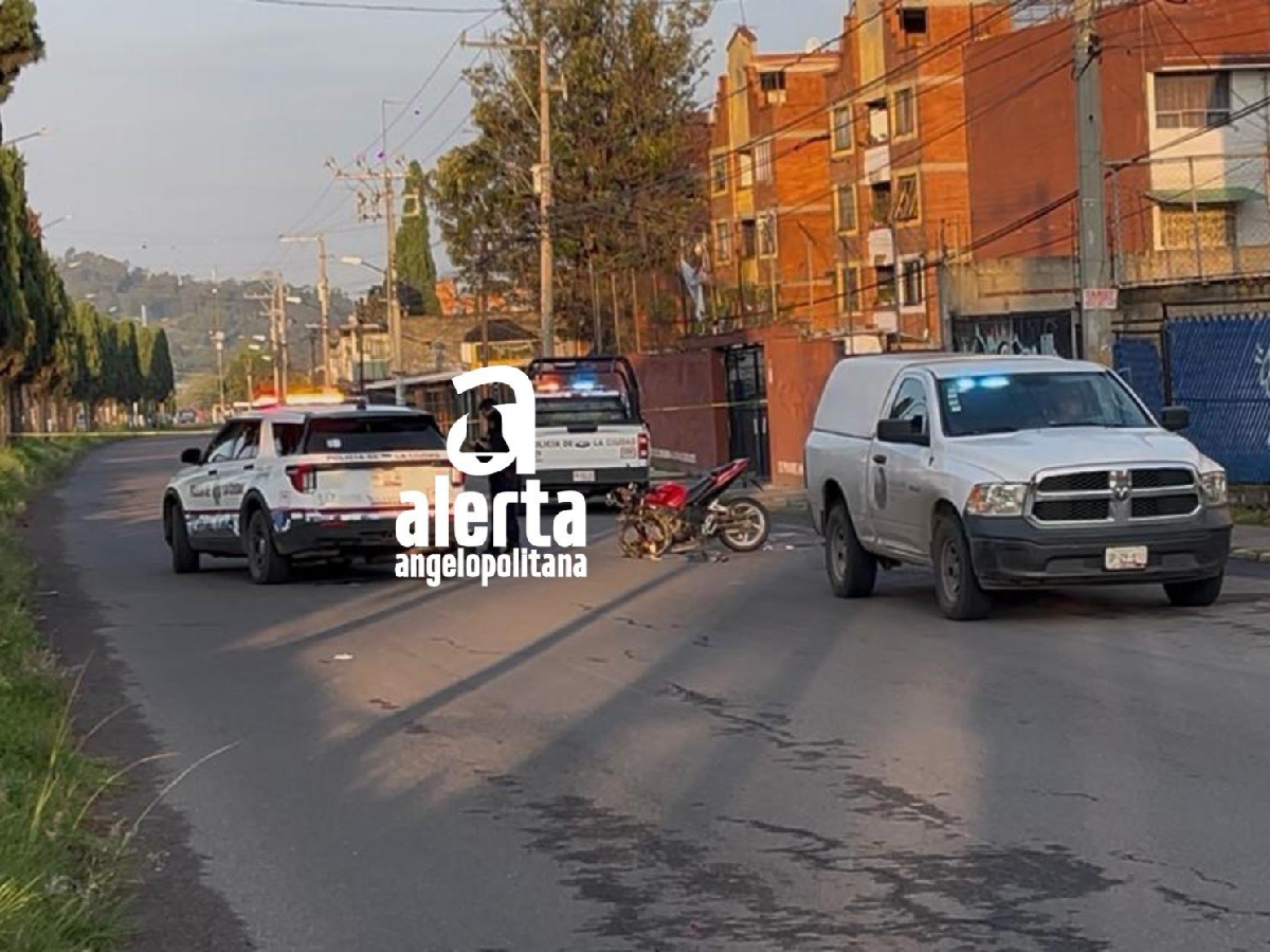 Motociclista muere en Bosques de San Sebastián; chocó con un poste