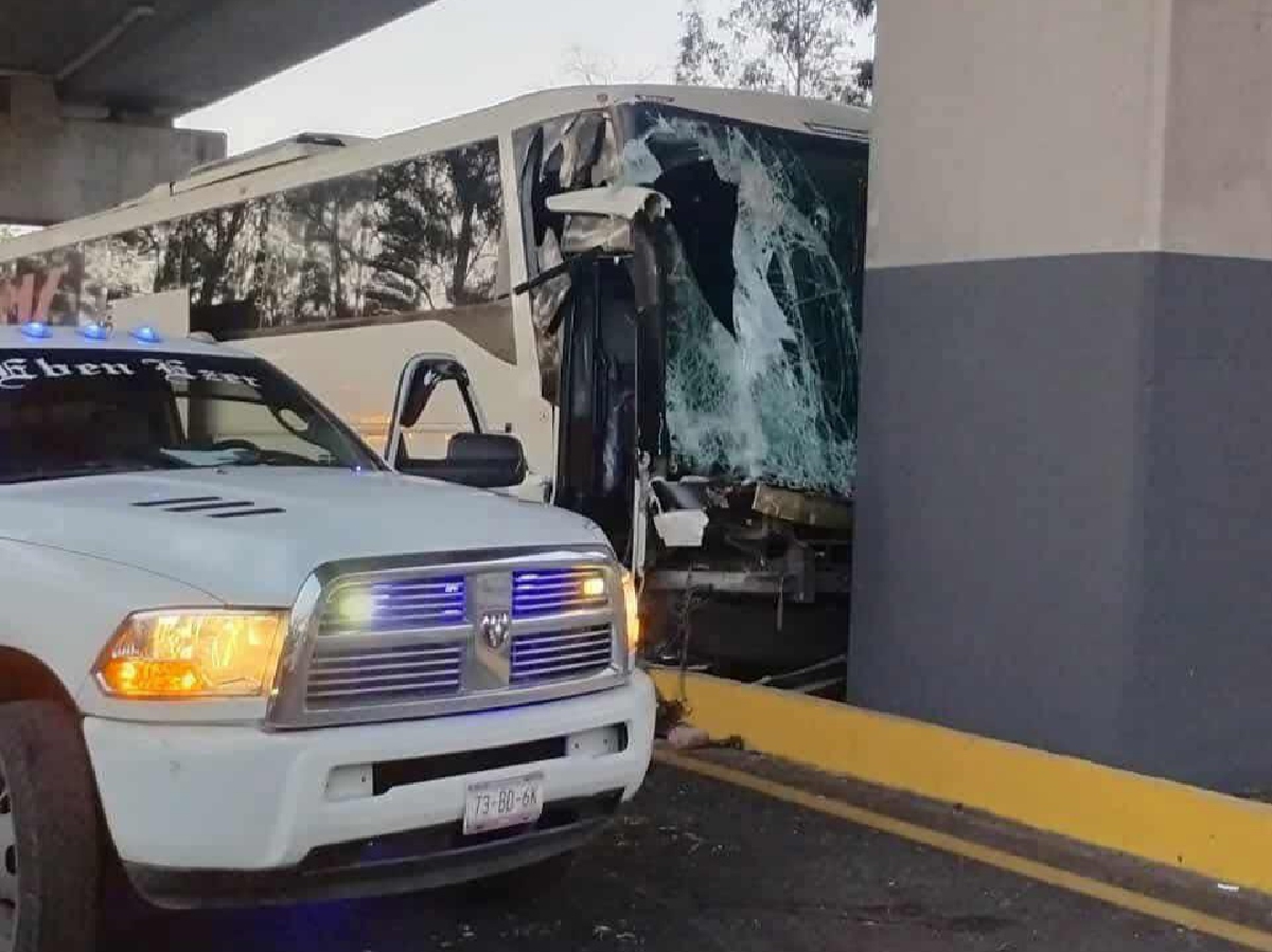 Choque en la México-Puebla deja 30 lesionados