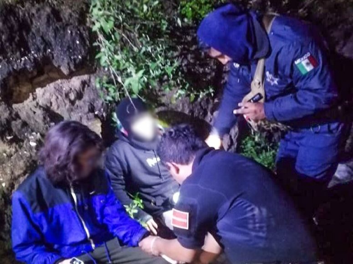 Río crecido sorprende a jóvenes en Huehuetlán; SSP interviene a tiempo