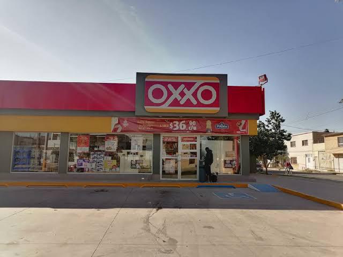 Asaltan Oxxo de colonia Naciones Unidas; delincuentes logran huir