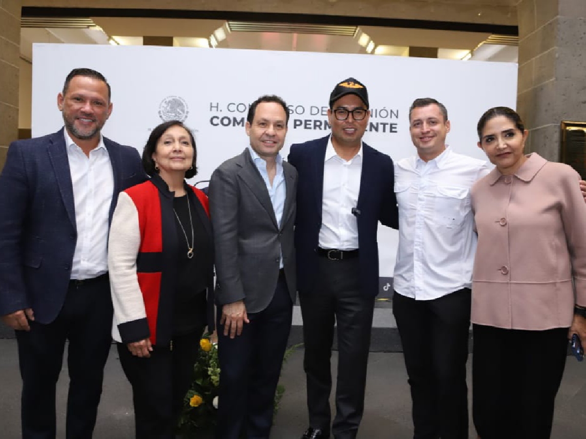 Movimiento Ciudadano recibe a Néstor Camarillo como nuevo militante