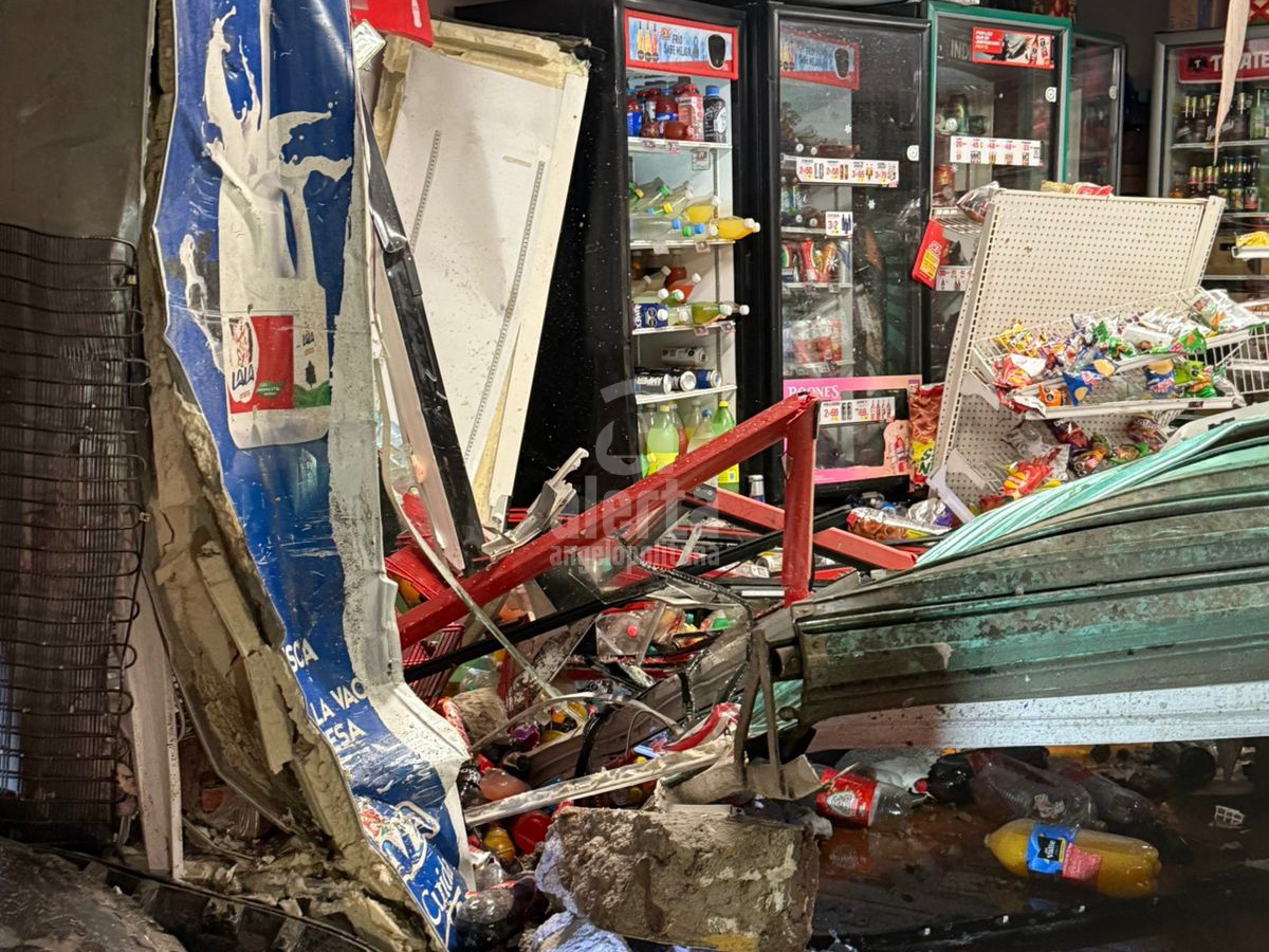 Accidente en Las Torres: sujetos ebrios terminan chocando contra “six”