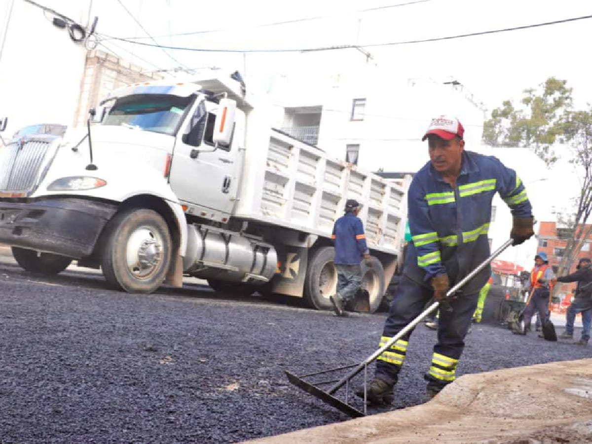 Avanza Gobierno de la Ciudad con rehabilitación vial en la unidad habitacional Loma Bella
