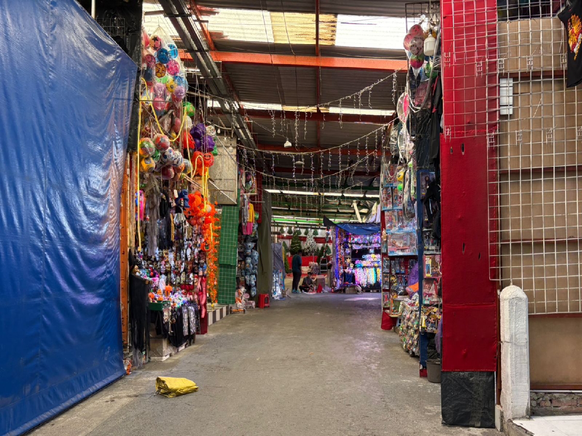 Locatarios de La Fayuca aseguran protección en sus instalaciones