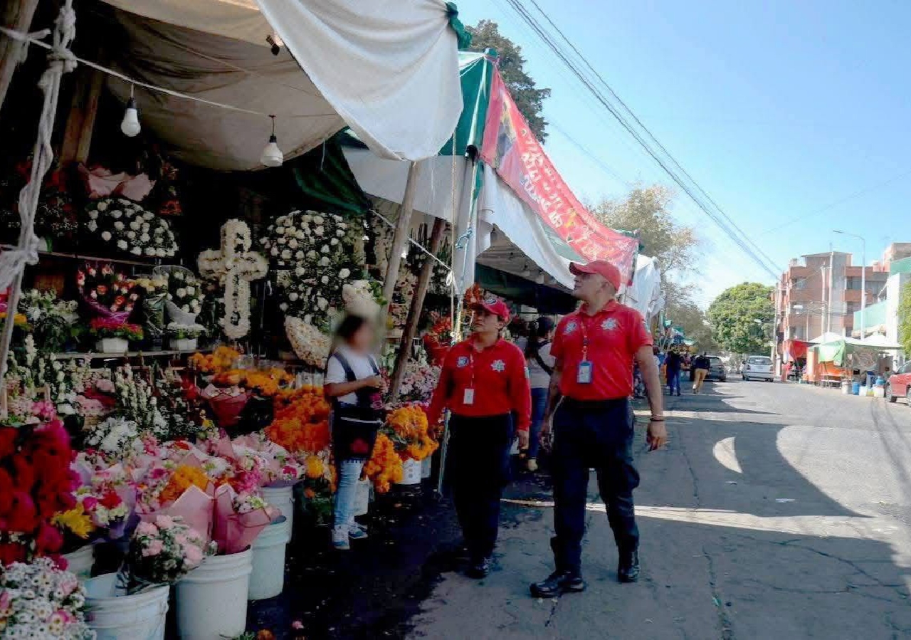 Autorizan 200 permisos a vendedores en panteones