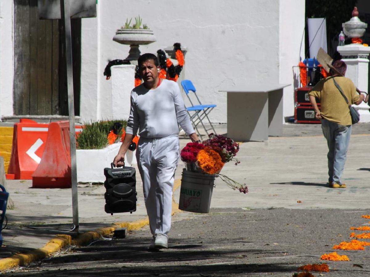 Gobierno de la Ciudad llama a prevenir golpes de calor durante visitas a panteones