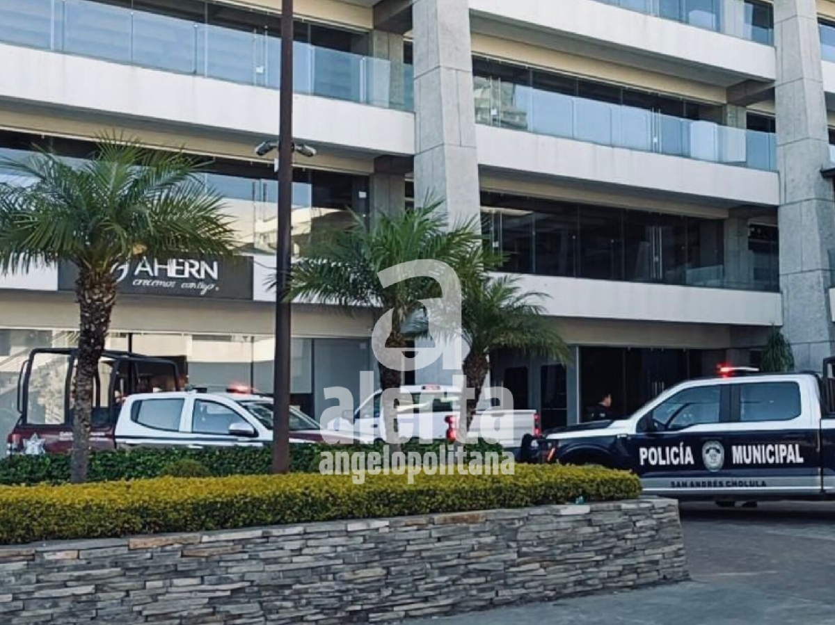 Se avienta mujer del 4to piso en Plaza Paseo del Sur