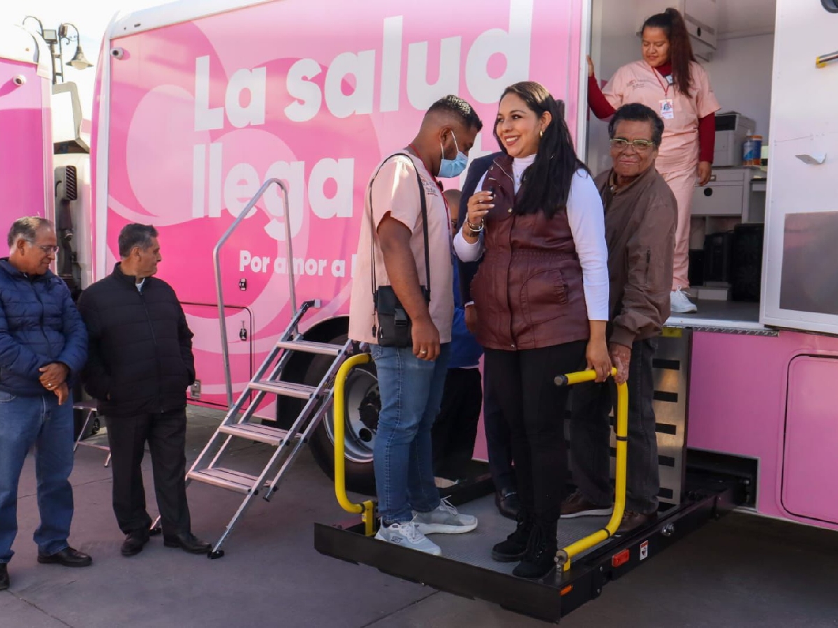 Más de mil cholultecas atendidos durante la Caravana de la Mujer