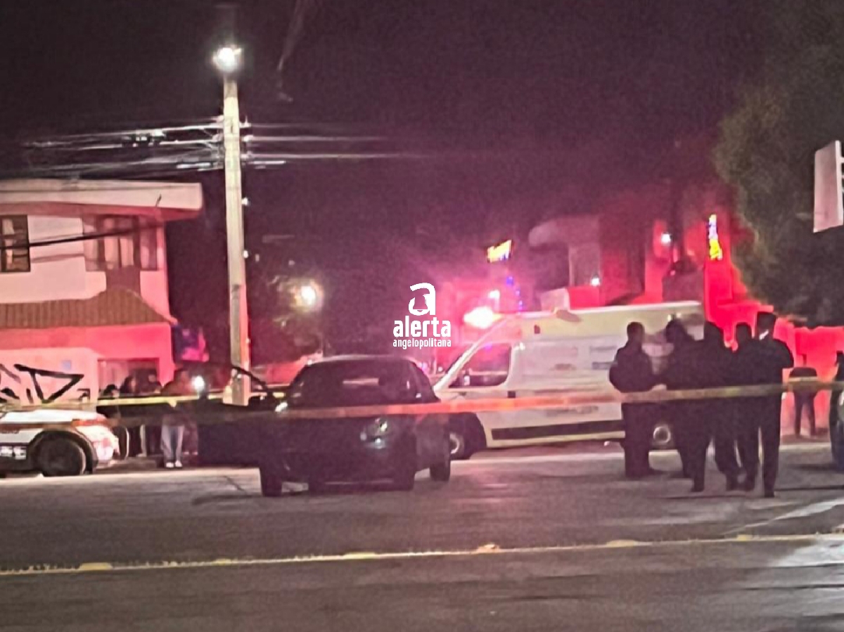 Ejecutan a hombre dentro de su auto en La Popular