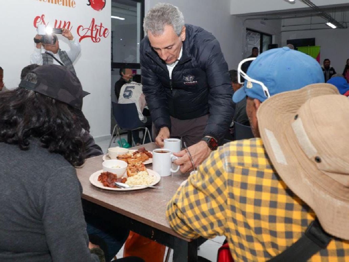 Pepe Chedraui y MariElise Budib encabezan convivencia navideña en el Dormitorio Municipal