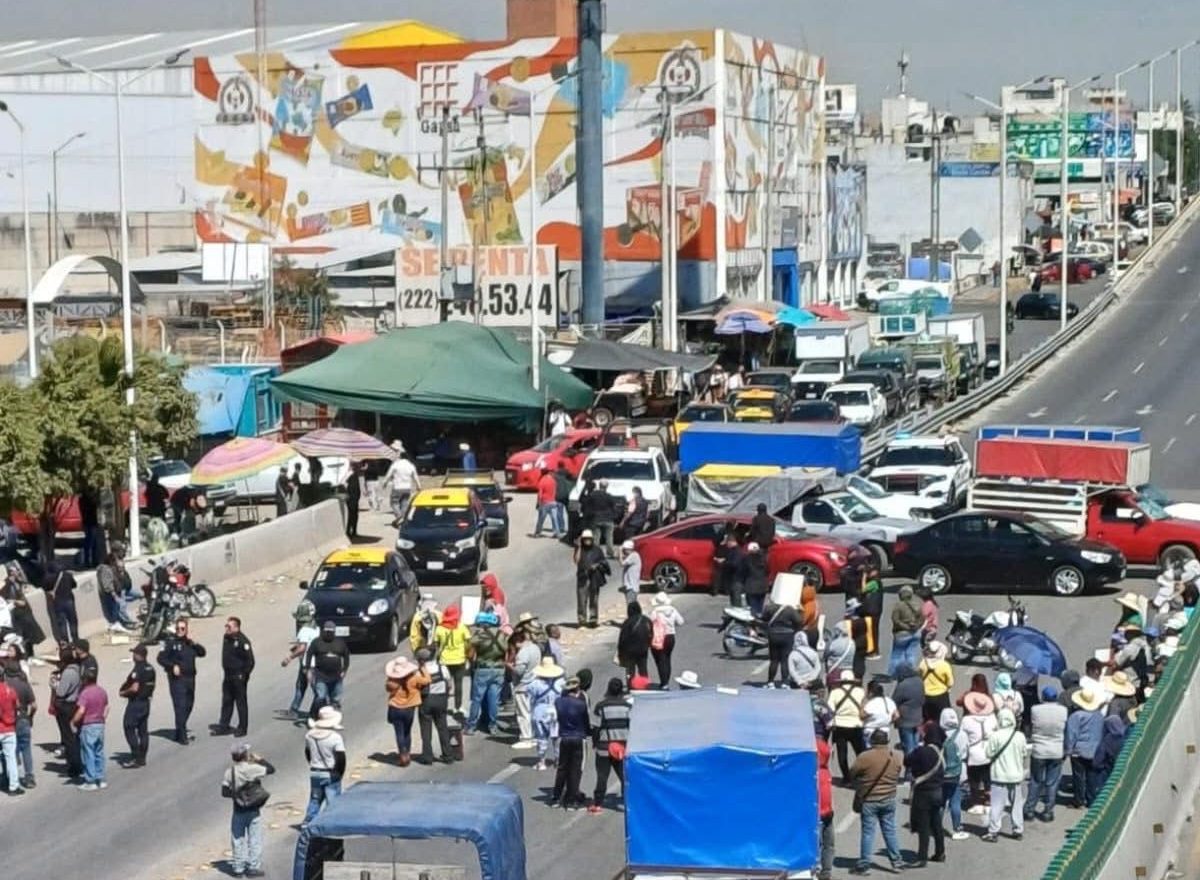 Manifestantes toman la Vía Corta Santa ana