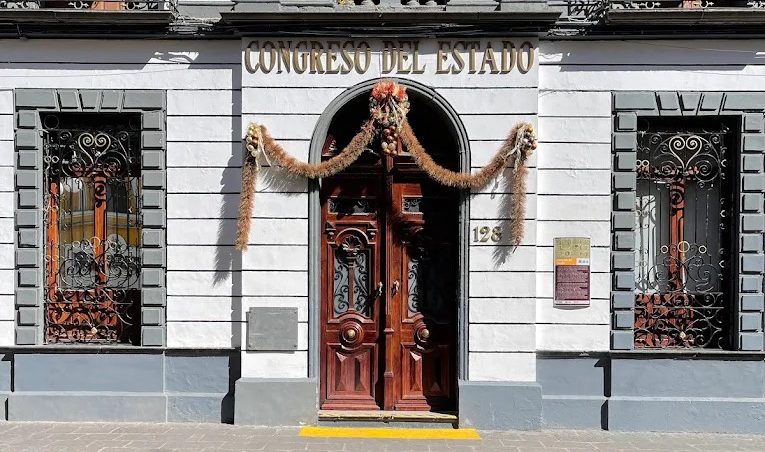 Museo o centro académico perfilan al viejo Congreso de Puebla