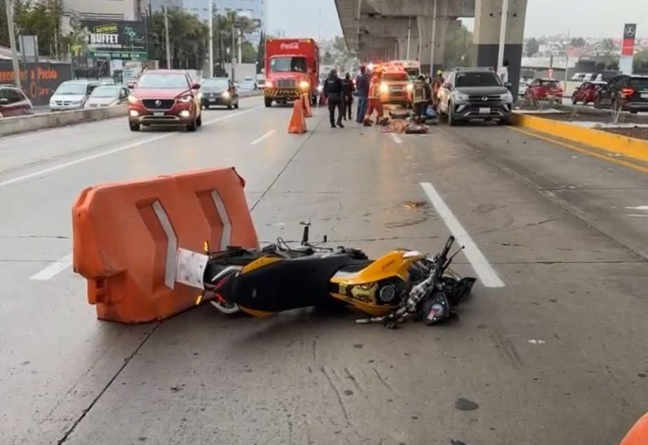 Maniobra provoca muerte de motociclista en autopista