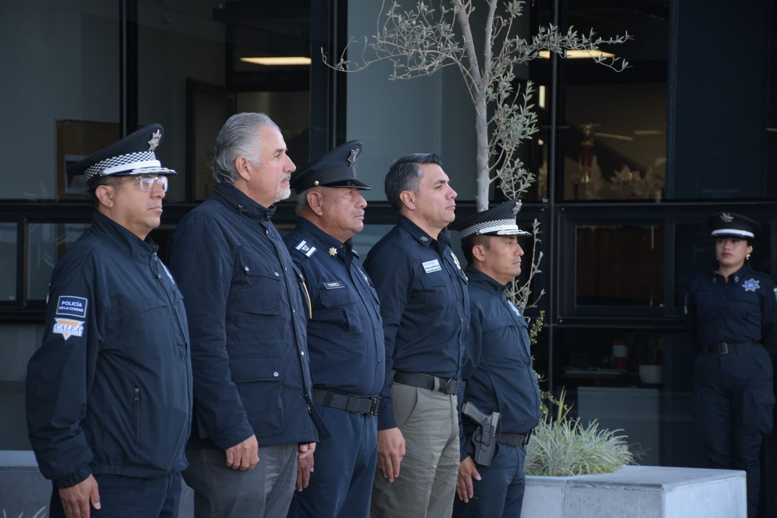 Gobierno de Pepe Chedraui honra retiro del comandante Alfonso Torres Arias