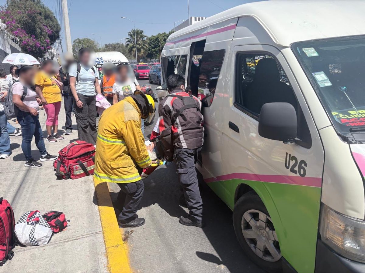 Unidades de la Ruta 6 impactan sobre Calzada Zaragoza