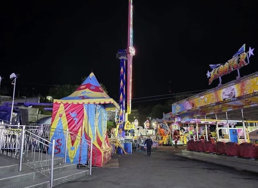 Hombre muere al caer de un juego mecánico en Huauchinango