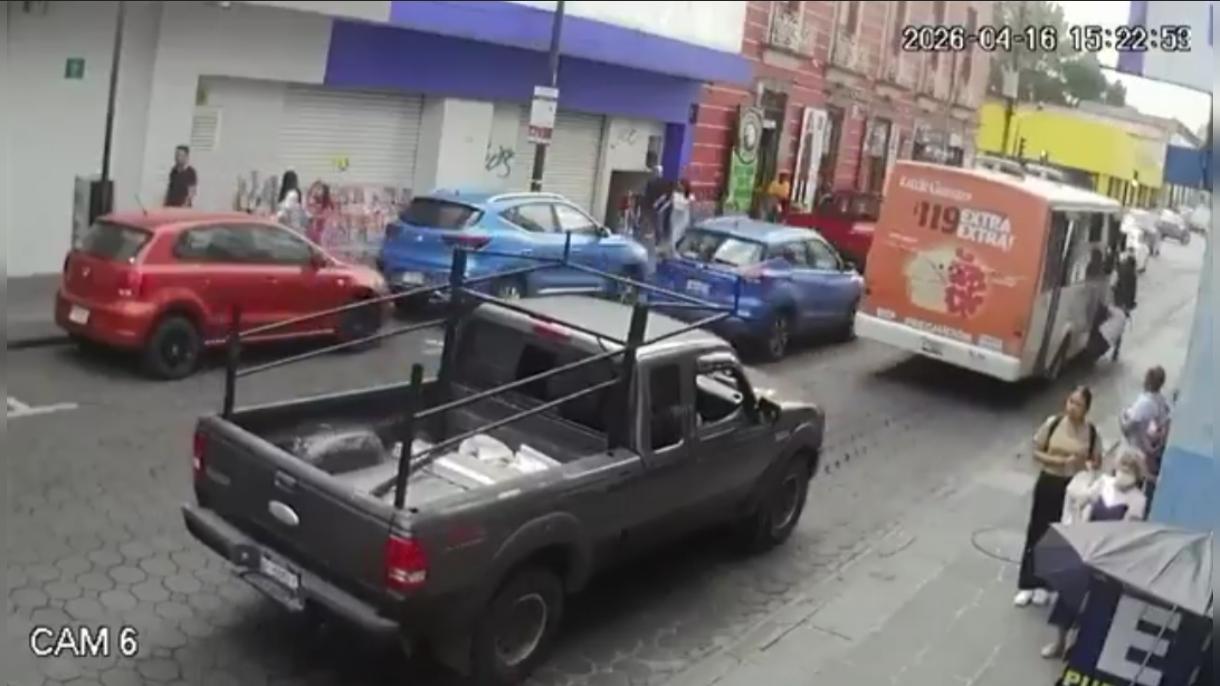 Mujer resulta atropellada por unidad de la Ruta 76