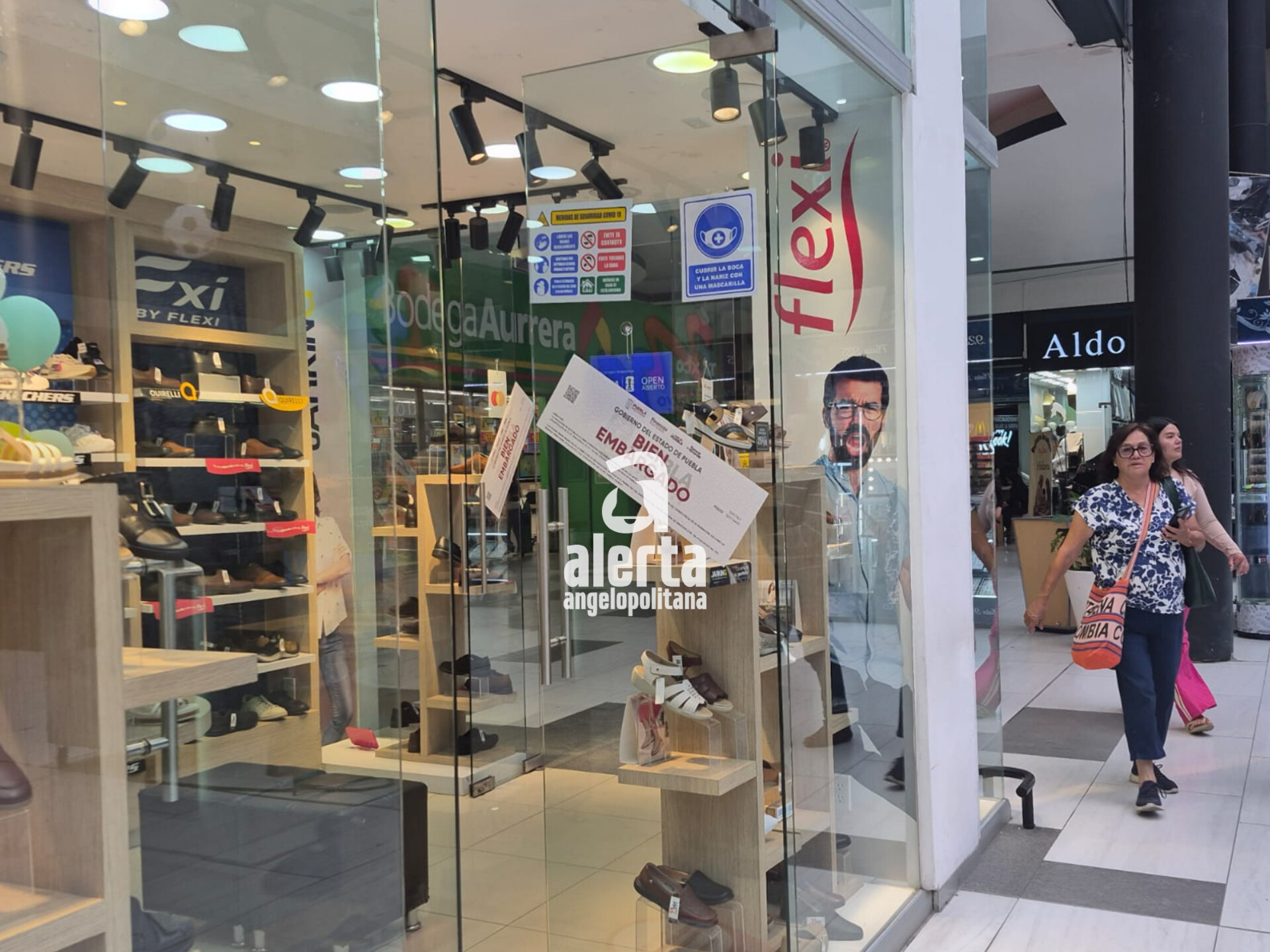 Locales en Plaza Dorada siguen activos tras embargo de la SPF