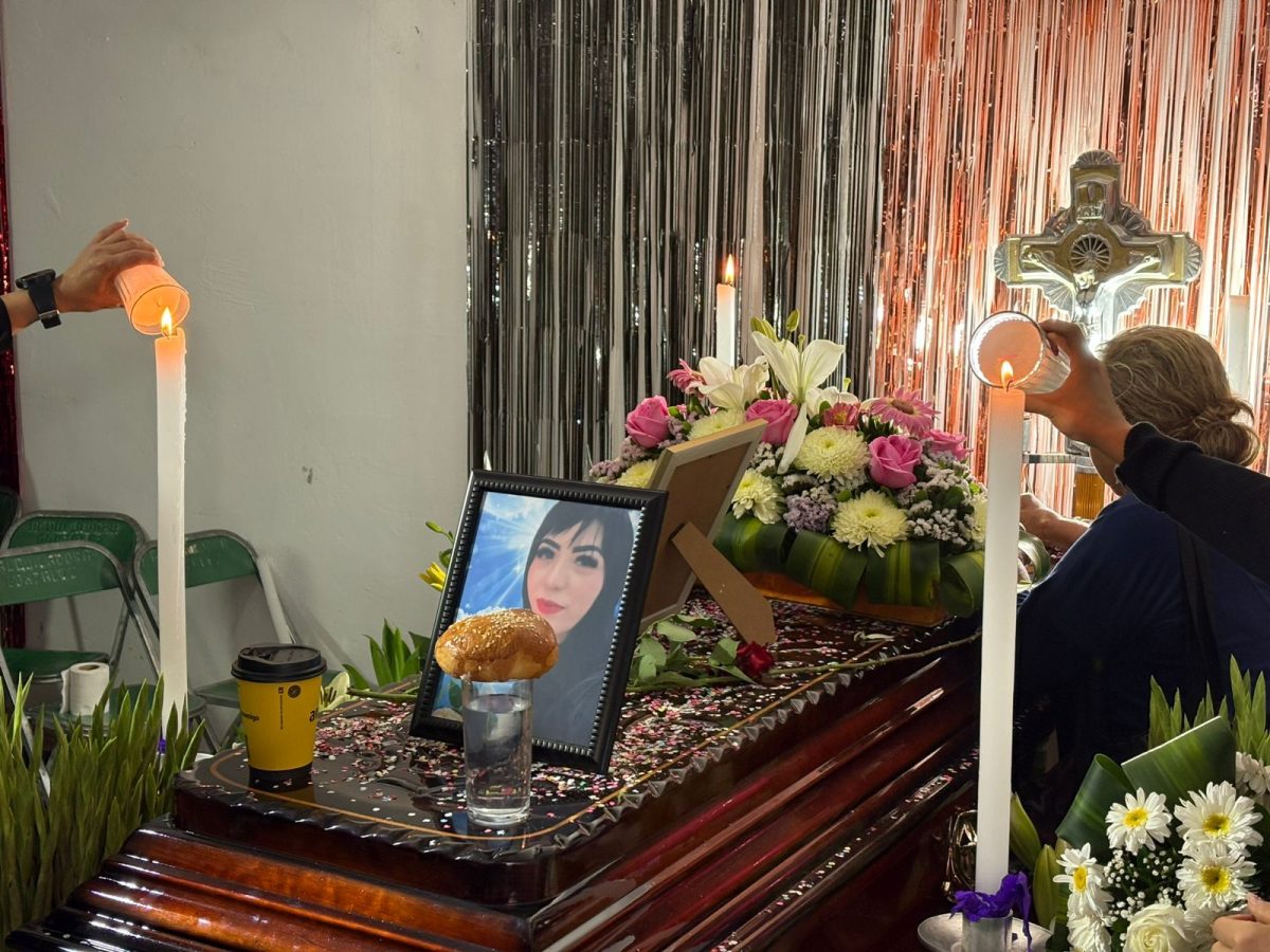 Despiden a Blanca Adriana entre exigencias de justicia en Puebla