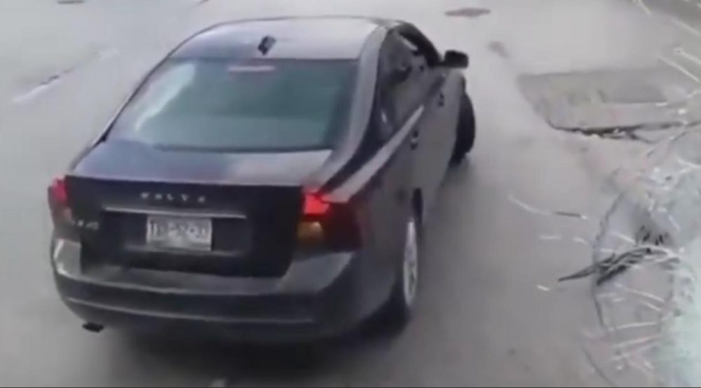 Captan agresión de montachoques a chofer en San Felipe